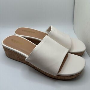 CUSHIONAIRE Women's cork wedge sandal +Memory Foam 11 IVORY